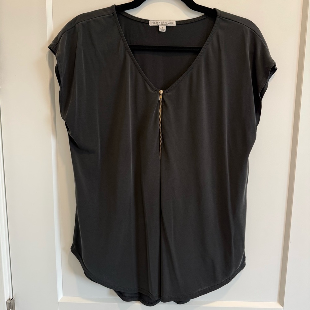 Green Envelope Los Angeles Dark Gray Zip Blouse